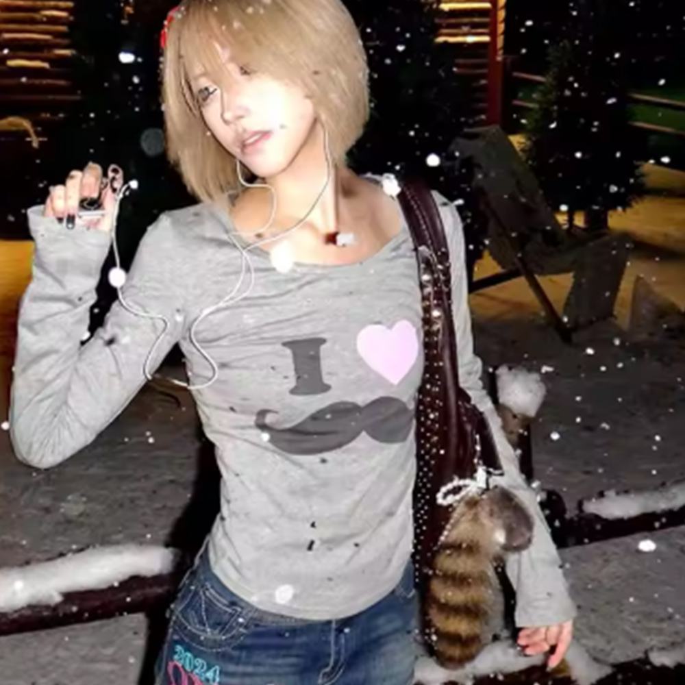 Street Fashion In Japan - T-Shirt Giapponese Y2K con Stampa Barba,