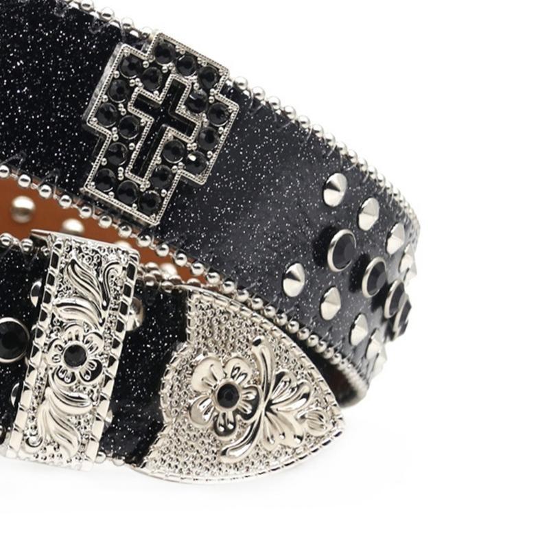 Street Fashion Reference - 39BD Cintura casual con catena in
